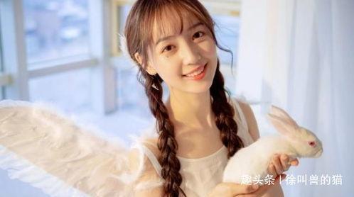 吃瓜爆料女主,揭秘吃瓜爆料女主背后的故事