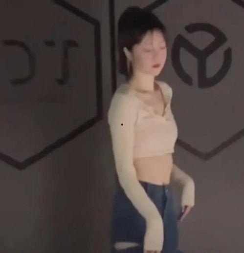 吃瓜爆料完整视频美女,美女生吃瓜爆料，完整视频引发全网热议