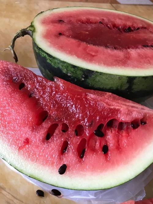 最新吃瓜爆料图片,最新吃瓜爆料图片背后的惊人真相